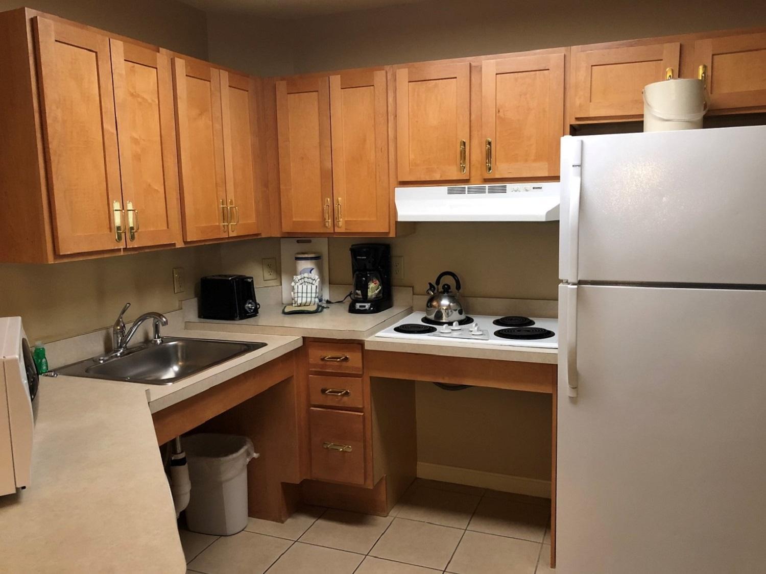 Vacation Village In The Berkshires Hancock Bilik gambar A typical kitchen in a typical apartment