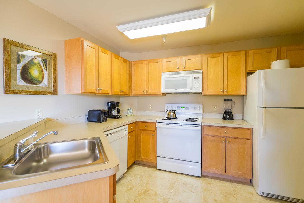 Vacation Village In The Berkshires Hancock Luaran gambar A typical kitchen in a condominium