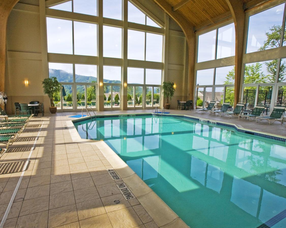 Vacation Village In The Berkshires Hancock Luaran gambar The indoor pool at the Grand Summit Hotel